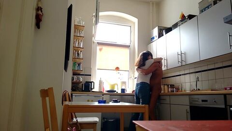 HD видео, девушка мастурбирует, домашнее порно, европейское порно, любительское, немецкое, одетая женщина голый мужчина, публичное обнажение, тощие, эксгибиционизм