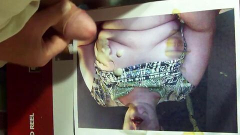 HD видео, кончает на фото (гей), мастурбация (гей), трансвестит (гей)