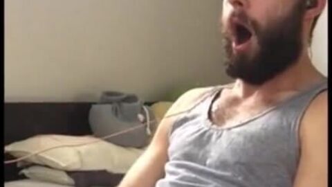 HD видео, большой член (гей), Гей порно (гей), кончает на фото (гей), красавчик (гей), мастурбация (гей)