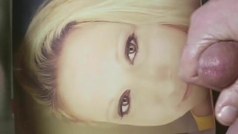 HD видео, кончает на фото (гей)