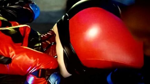 HD видео, кончает на фото (гей)